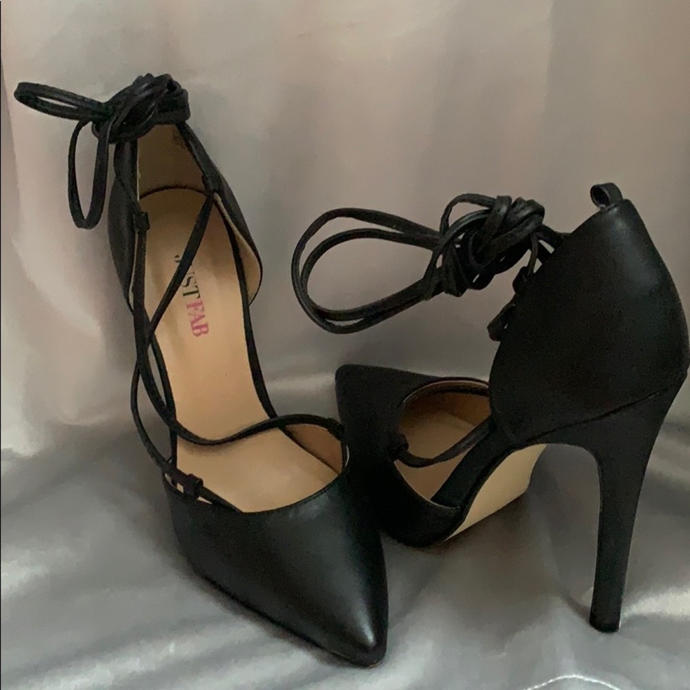 Cute lace up black pumps!!!